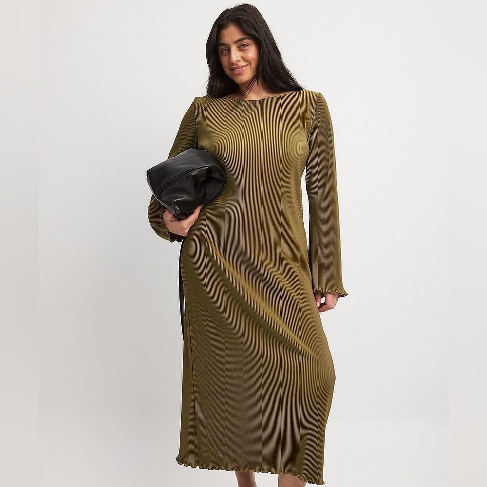 NA-KD Pleated Midi Dress